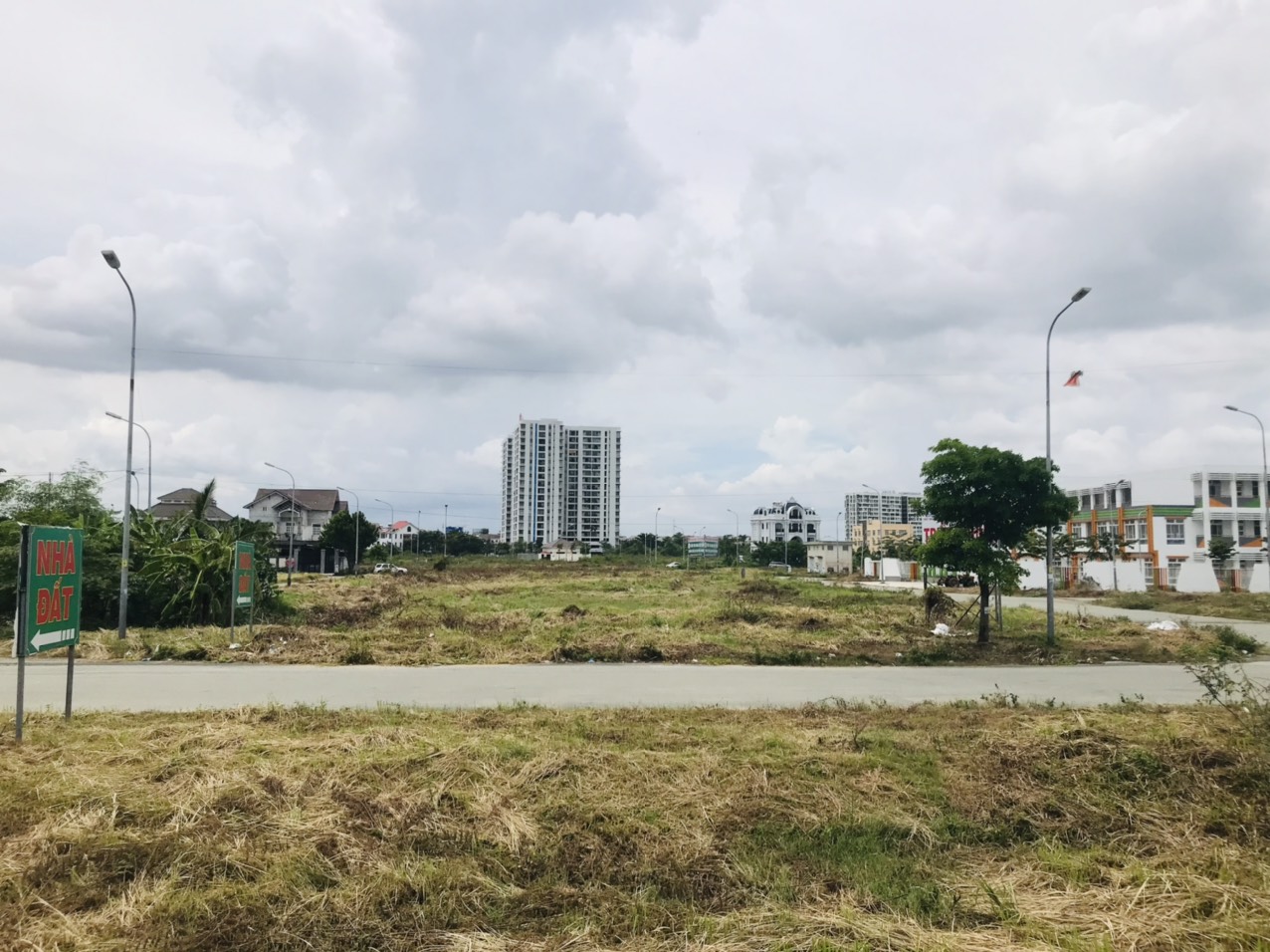 Săn ngay lô đất nền dự án khu dân cư Phú Nhuận -Phước Long B , Q9, đường 20m giá 60 tr/m2 13579171