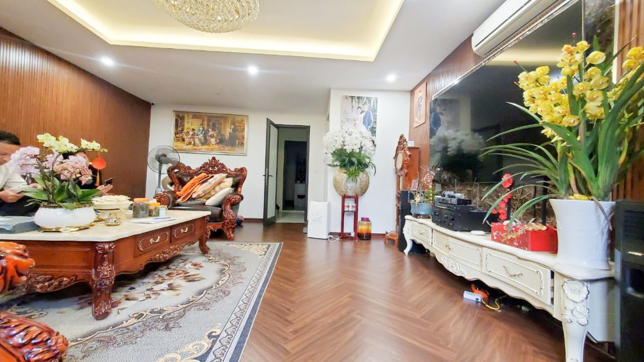 BÁN NHÀ HOÀNG QUỐC VIÊT- PHÂN LÔ-Ô TÔ TRÁNH- THANG MÁY Ở NGAY 110M 5 TẦNG 17.4 TỶ 13579635