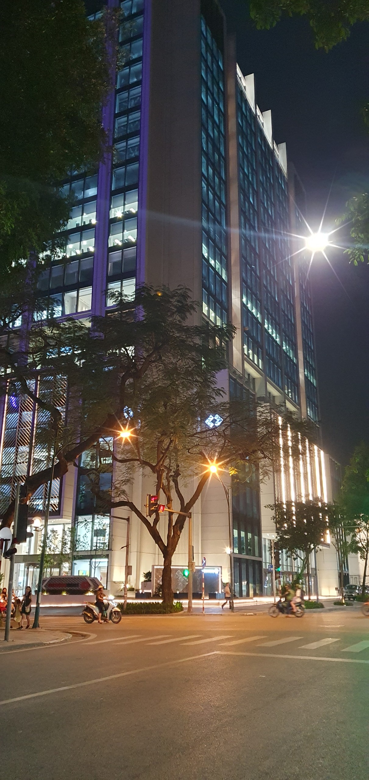 Tòa nhà tổ hợp văn phòng hạng A, mặt phố Quang Trung, Hoàn Kiếm 1.470m, MT50m 365 tỷ. LH: 0366051369 13590120