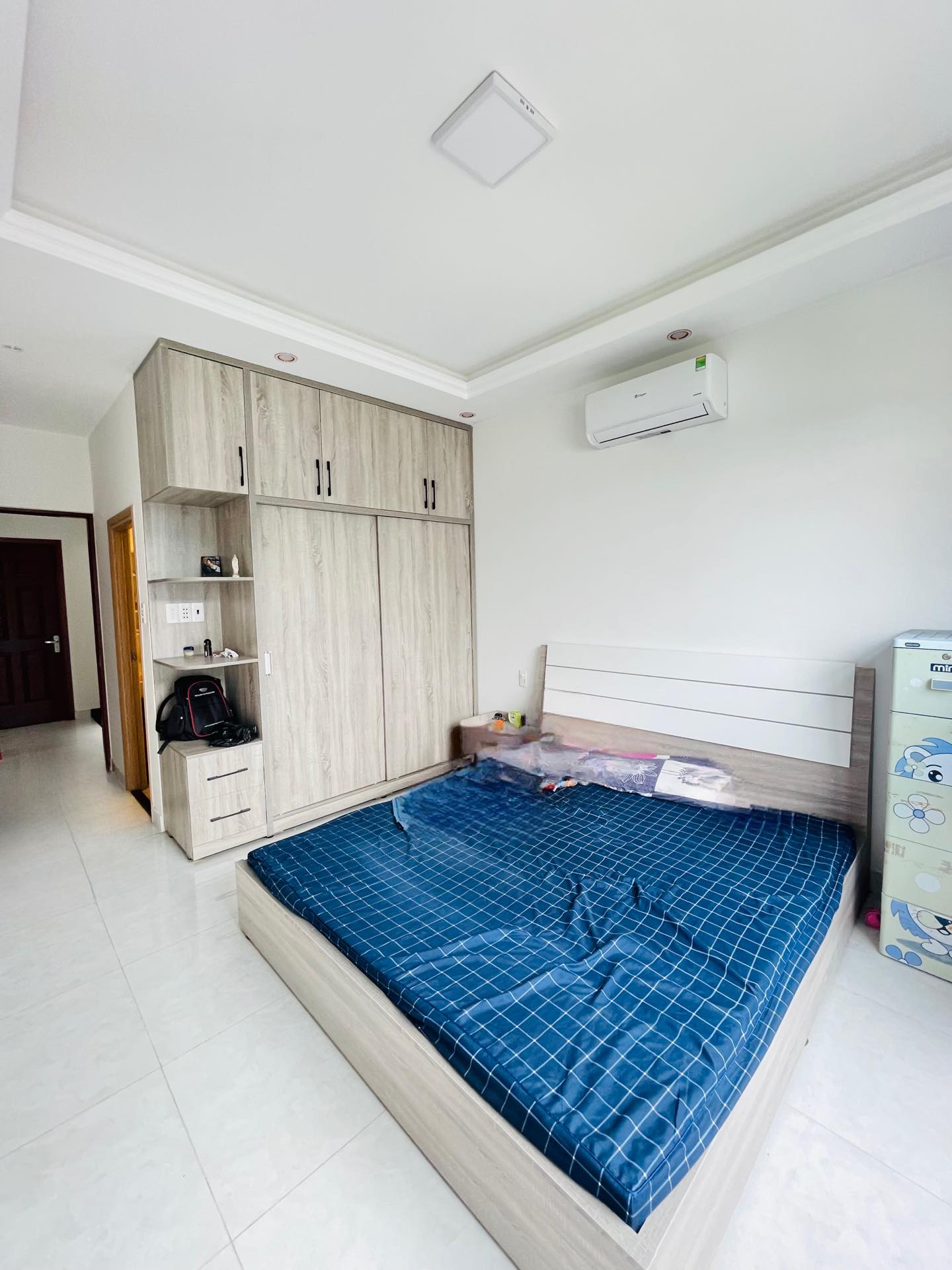 NGAY CÔNG VIÊN PHÚ NHUẬN – 5 TẦNG – HẺM XE HƠI – 5PN LỚN 13592085