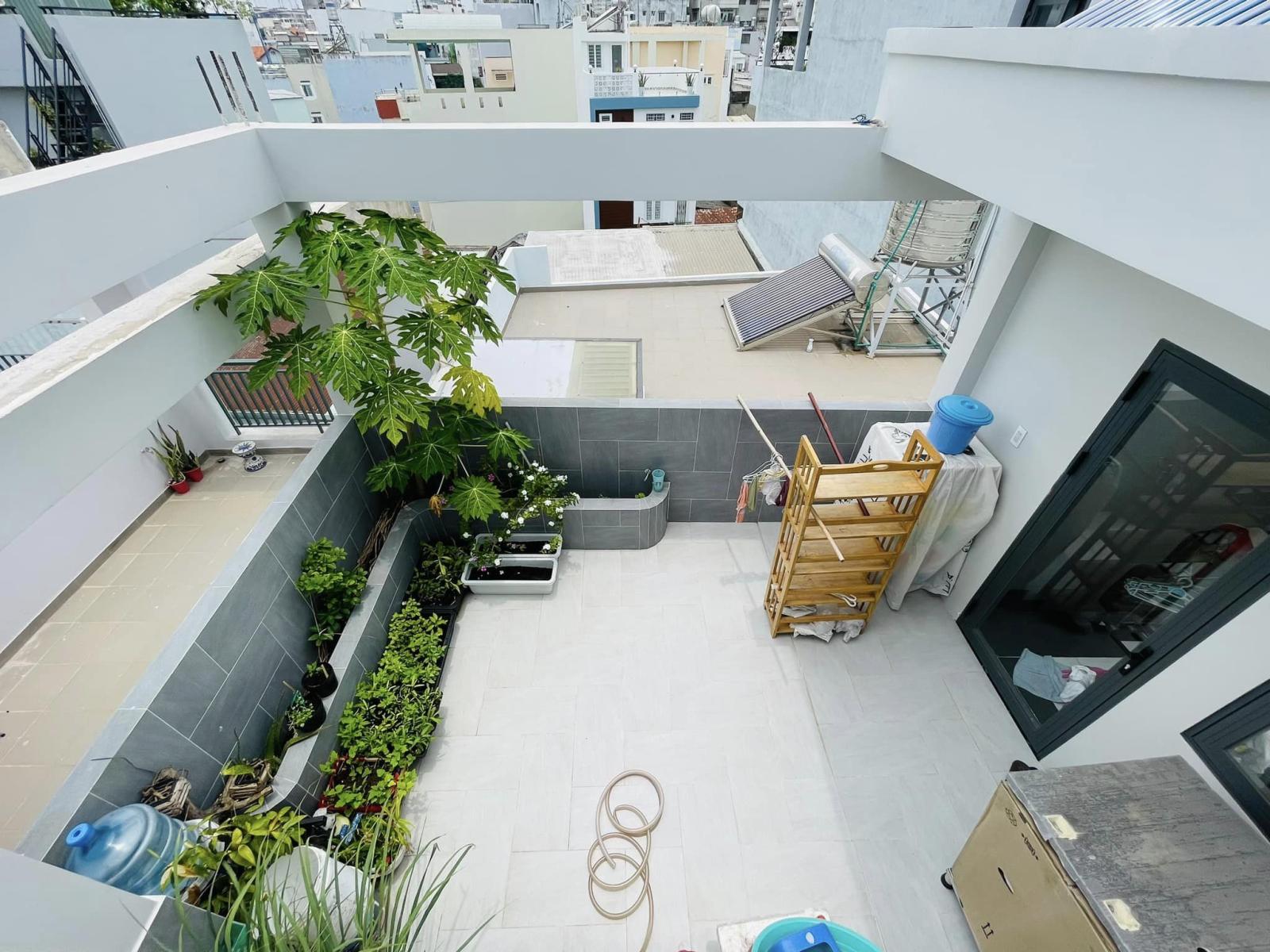 NGAY CÔNG VIÊN PHÚ NHUẬN – 5 TẦNG – HẺM XE HƠI – 5PN LỚN 13592085