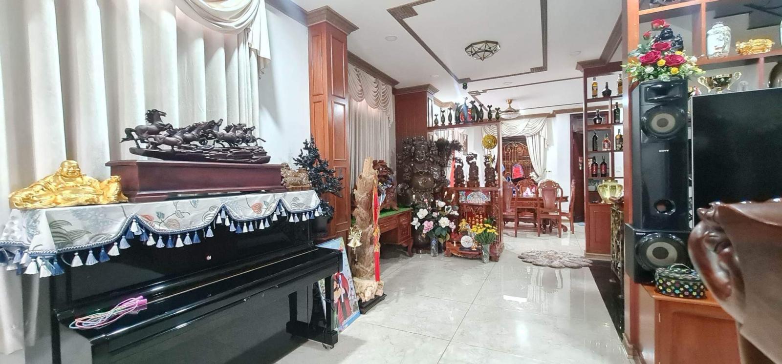 Bán nhà Biệt thự Mặt tiền đường, gần Giga Maill Phạm Văn Đồng, 9x19m, 4 Tầng, 6PN, 19.5 tỷ 13597638