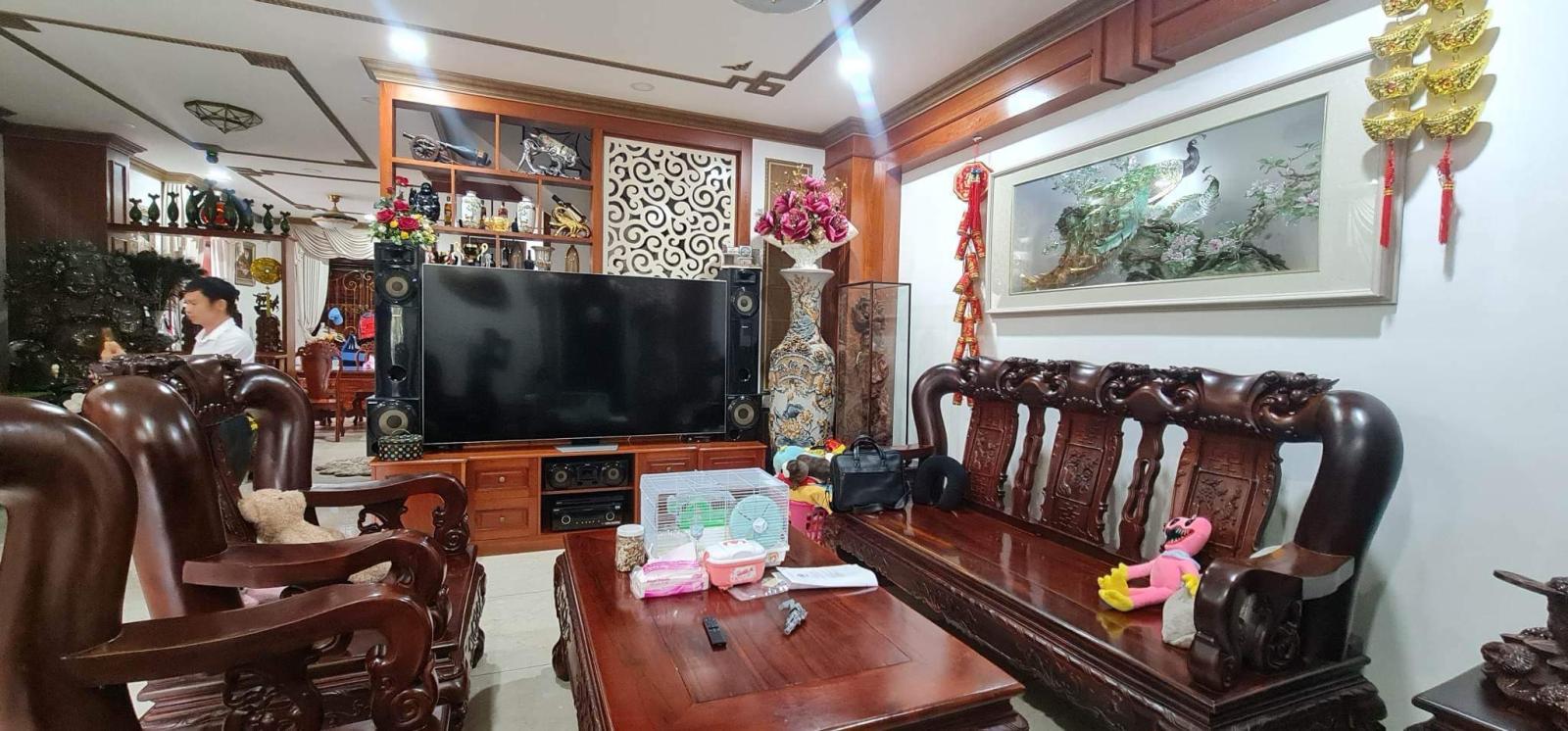 Bán nhà Biệt thự Mặt tiền đường, gần Giga Maill Phạm Văn Đồng, 9x19m, 4 Tầng, 6PN, 19.5 tỷ 13597638