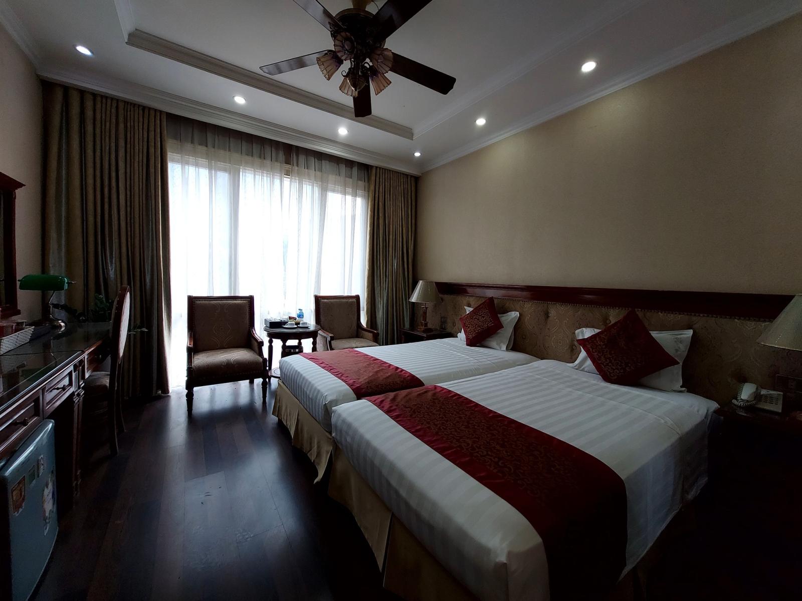 Bán khách sạn mặt phố Trần Duy Hưng 80m2 8 tầng 17 PN Siêu đẹp và đẳng cấp 0969568293 13597786