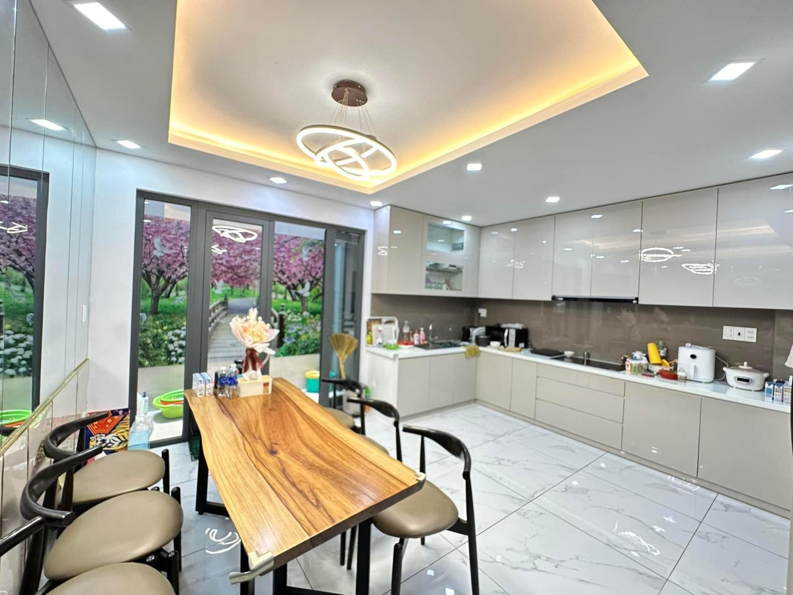 Bán nhà Hẻm xe hơi  8m Bành Văn Trân - Cách Mạng Tháng 8, DT: 4.2x16m, 4T - 5PN, 11.6 tỷ 13598524