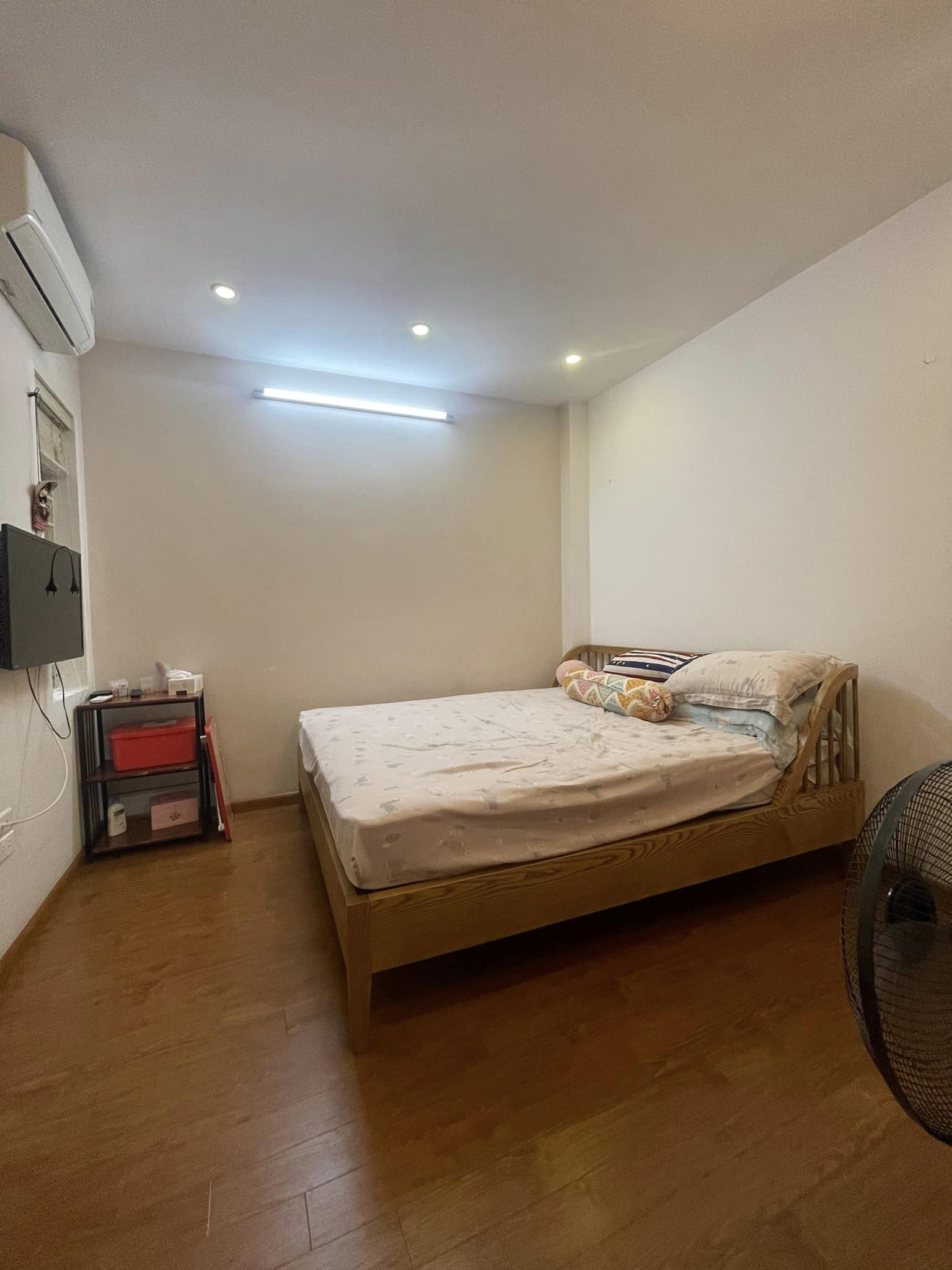 Bán nhà  HIẾM LẠC LONG QUÂN gần oto, gần  Hồ Tây 57m 5 tầng 7.1 tỷ 13600729