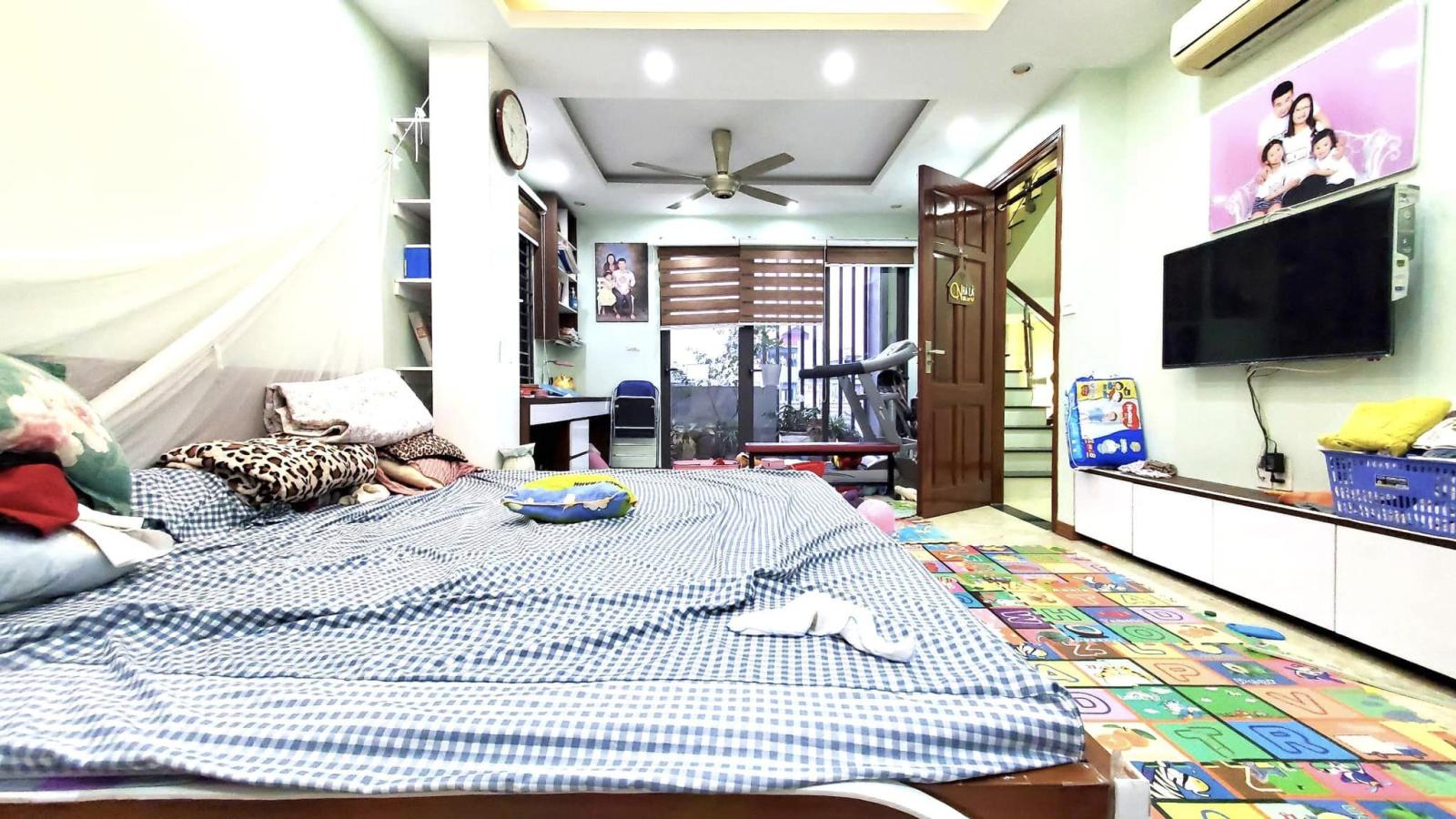 BÁN NHÀ VÕ CHÍ CÔNG- Ô TÔ-LÔ GÓC– Ô CHỜ THANG MÁY- TẶNG NỘI THẤT -65M 5 TẦNG 7.2 TỶ 13609865