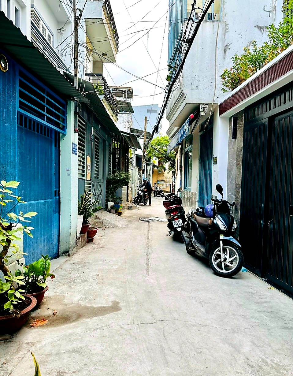 Nhà bán Hẻm 163; đường  Bùi Quang Là; Phường 12; Q Gò Vấp; 1 Trệt 1 Lầu; 24m2; Giá rẻ 2,75 Tỷ. 13619142