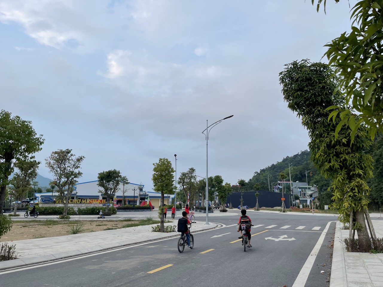 chính chủ gửi bán dự án phố chợ minh khai-tp bắc cạn,sổ đỏ trao tay. 13620224