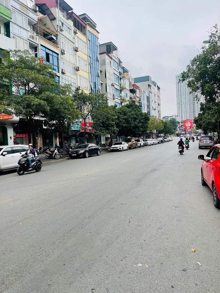 BÁN NHÀ TÒA BULDING MẶT PHỐ TÂY HỒ DT 215 10T GIÁ 110 TỶ 13623219