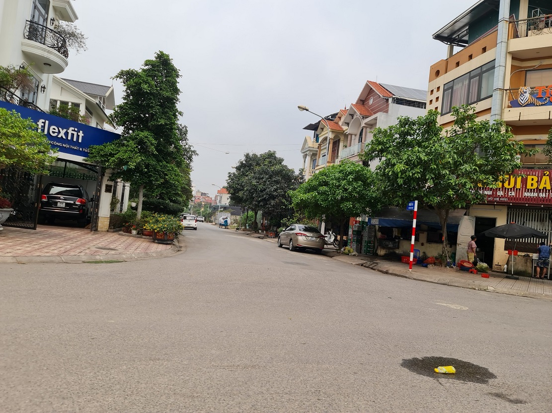 250m2 đất mặt phố kinh doanh VIP Trâu Quỳ, Gia Lâm, Hà Nội. Lh 0936098052. 13627055