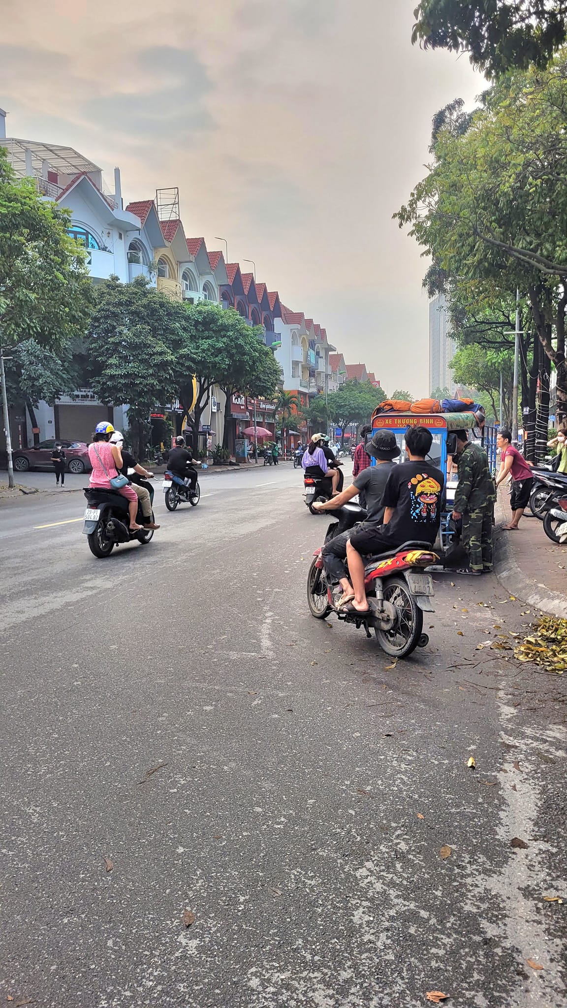 BÁN NHÀ LIỀN KỀ NGUYỄN VĂN LỘC,LÀNG VIỆT KIỀU CHÂU ÂU KINH DOANH DT 94 5T GIÁ 17 TỶ 13627585