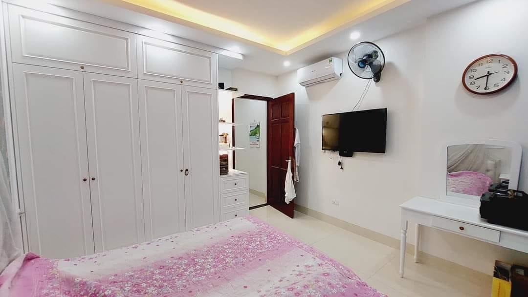 BÁN NHÀ LIỀN KỀ THANG MÁY VỈA HÈ KINH DOANH KIẾN HƯNG DT 55 7T GIÁ 9 TỶ  13634041