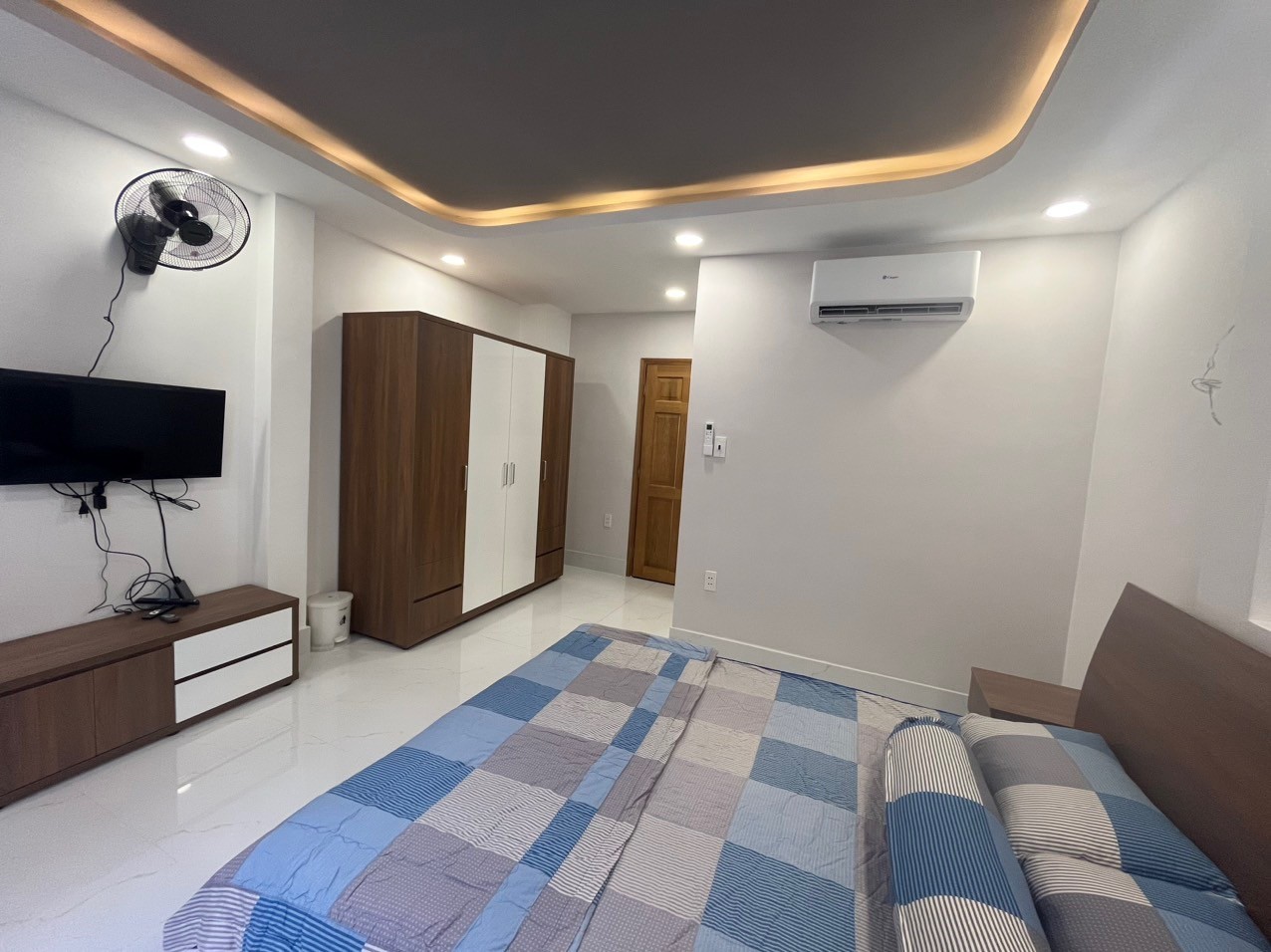  Nhà hẻm xe hơi , 44m2 , 3 lầu , Bình Thạnh , gía 7.9 tỷ. 13637970