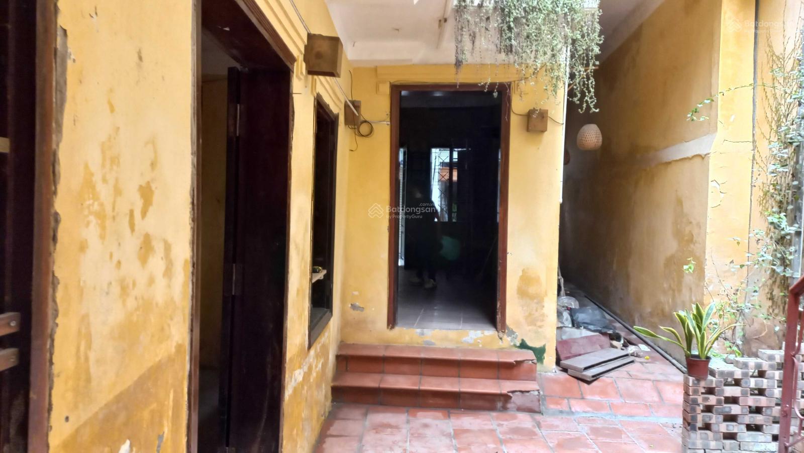 Chính chủ bán nhà 2 tầng tại số 6, ngách 35/61 Cát Linh, Đống Đa, Hà Nội, với diện tích đất 100 m2. 13642252