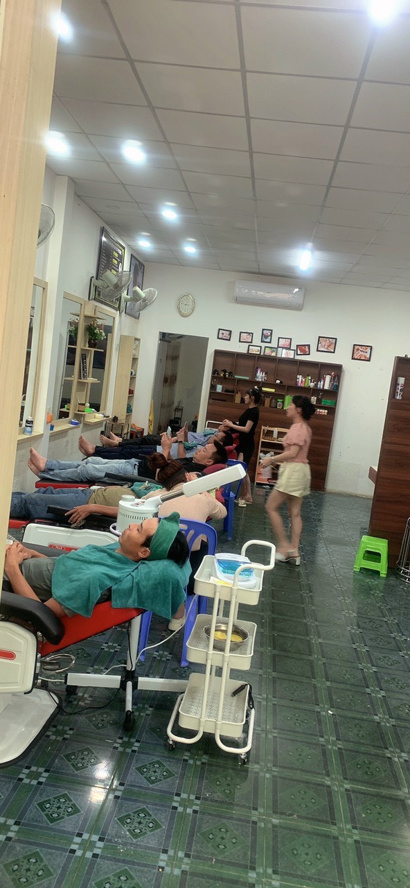 Chuyển nơi công tác mình cần bán lại tiệm Salon đã có thương hiện trên thị trường 7 năm 13648946