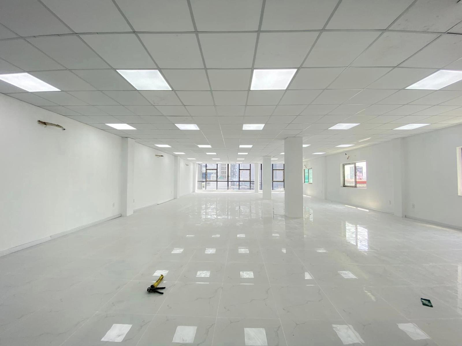 Bán Tòa Nhà 35m*12m  , 3 mặt tiền : 978m2 giá còn 70 tỷ TL 13651055