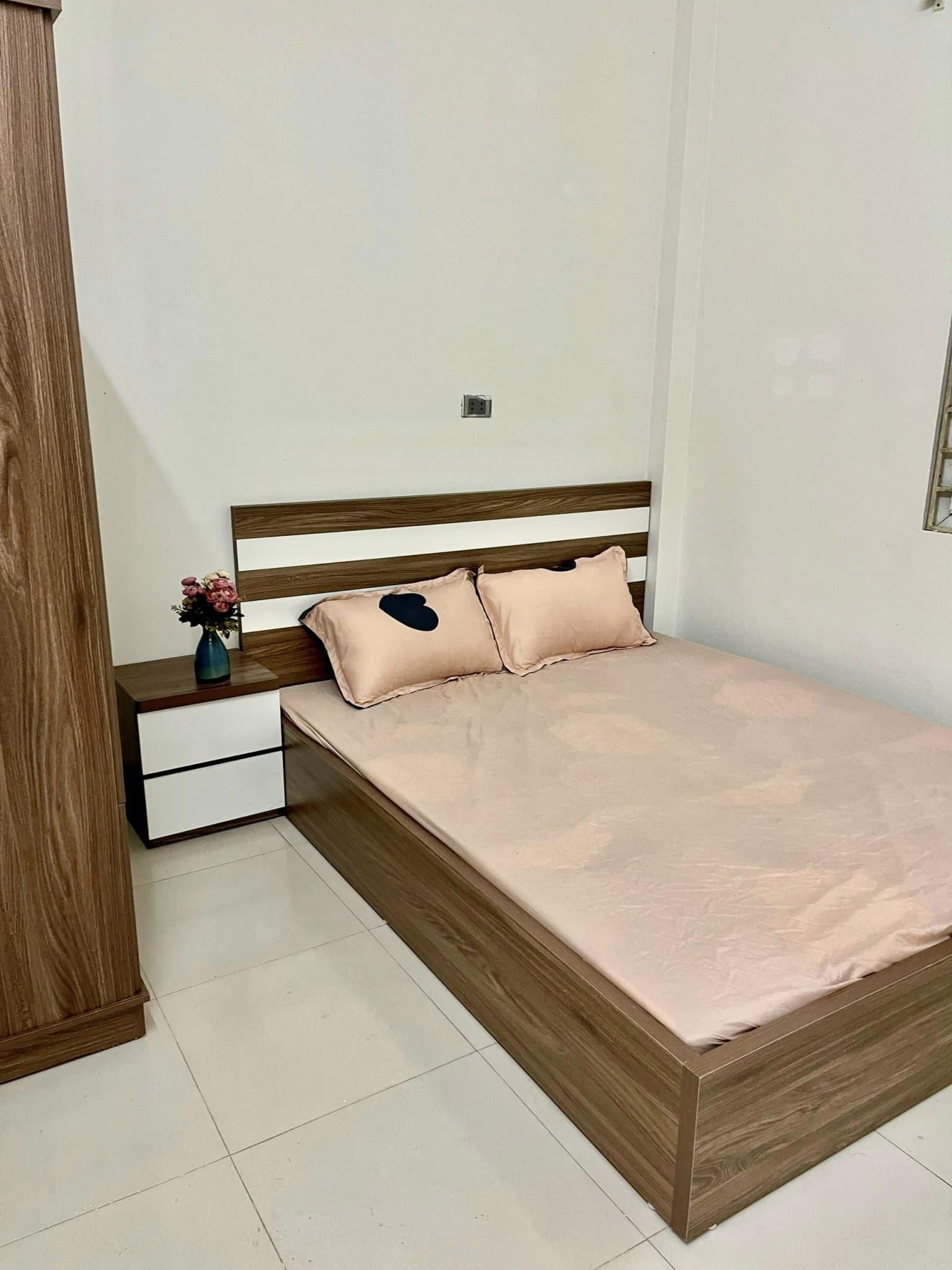 Bán Nhà nhà đẹp ở ngay phố Trung Kính 43m x5t, gần ô tô, KD, ở sướng hơn 6 tỷ. 13656994