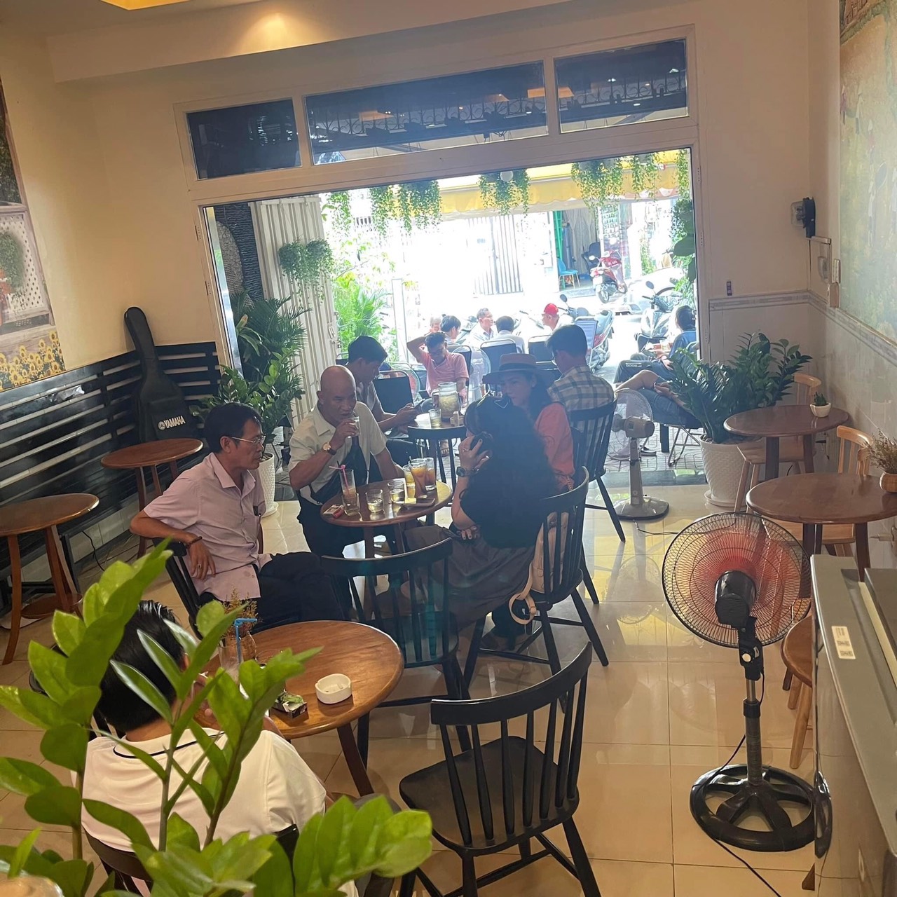 CẦN SANG NHƯỢNG LẠI QUÁN CAFE ĐỊA CHỈ; ĐƯỜNG 81, PHƯỜNG TÂN QUY, QUẬN 7 13676335