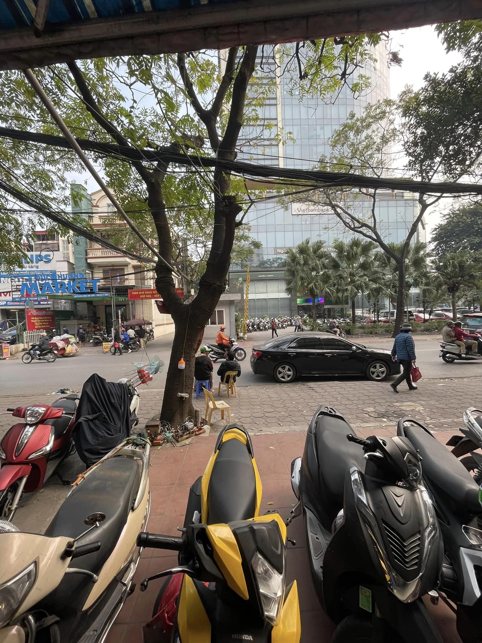 MP TRẦN CUNG VỈA HÈ -GẦN NGÃ 3  KINH DOANH ĐA DẠNG 69M 3TẦNG 11.8TỶ 13677261