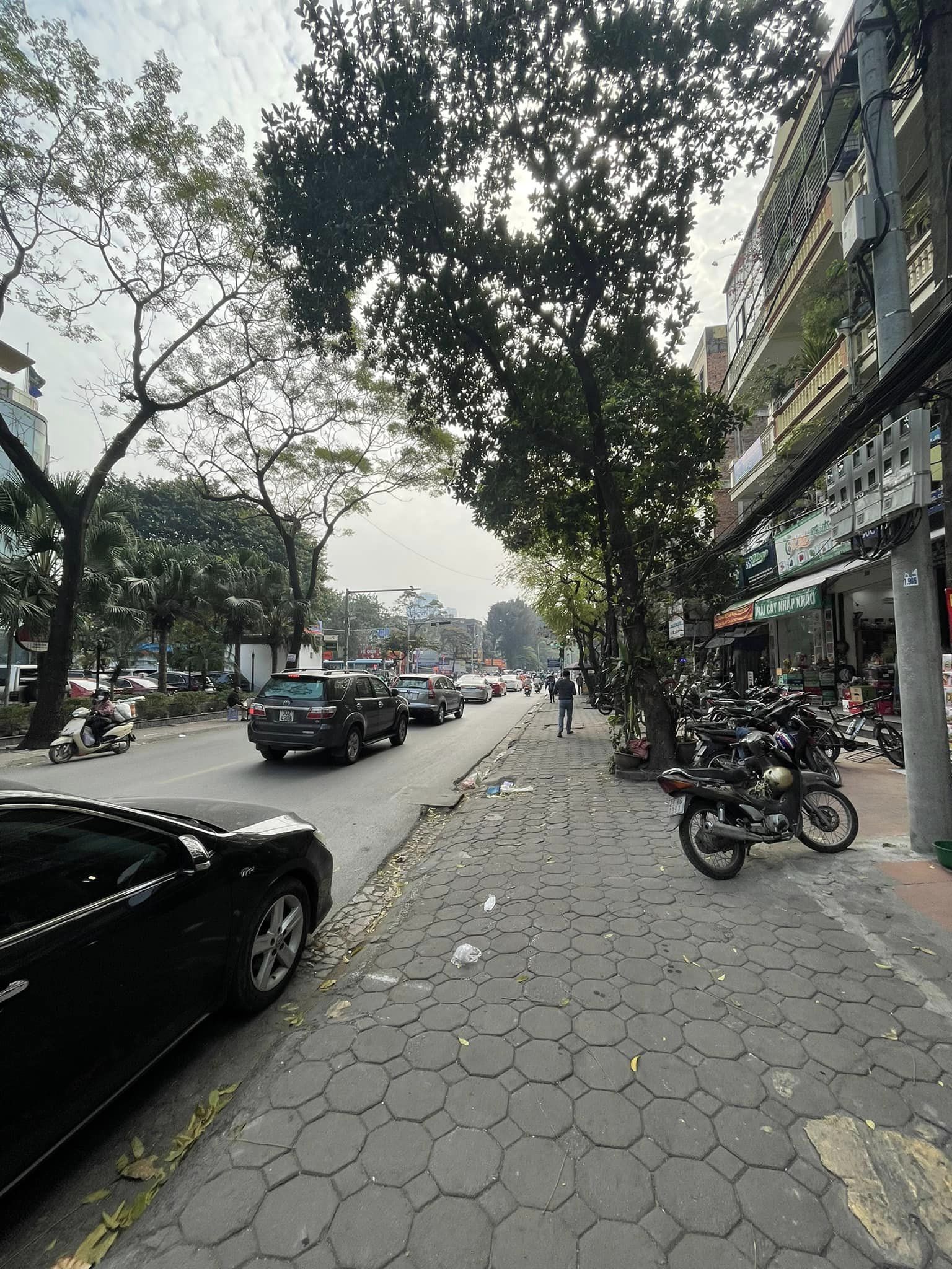 MP TRẦN CUNG VỈA HÈ -GẦN NGÃ 3  KINH DOANH ĐA DẠNG 69M 3TẦNG 11.8TỶ 13677261