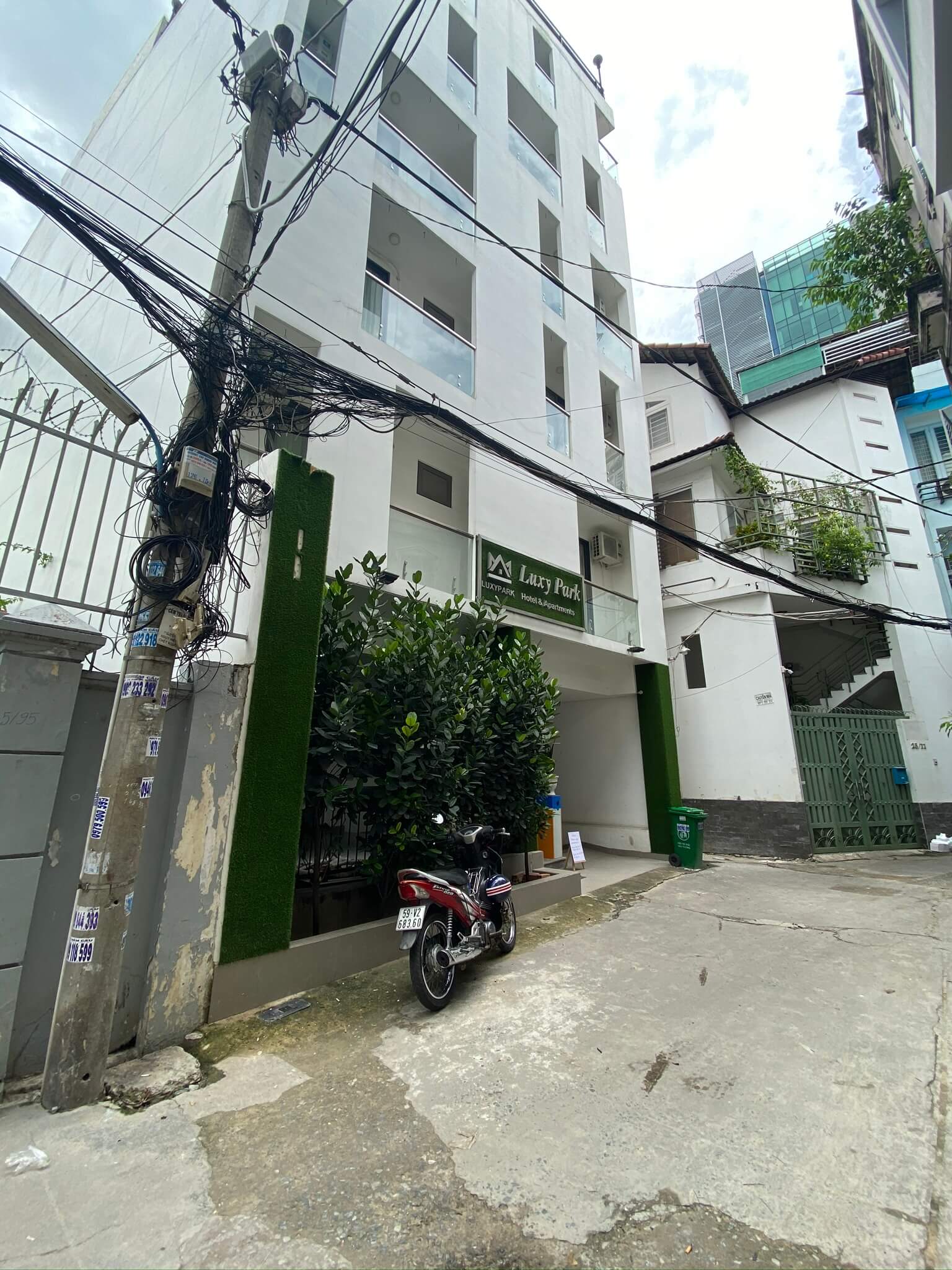 Bán Khách Sạn Đường Hồng Hà Quận Tân Bình.KC:H+6L.Giá 35 Tỷ 13677279