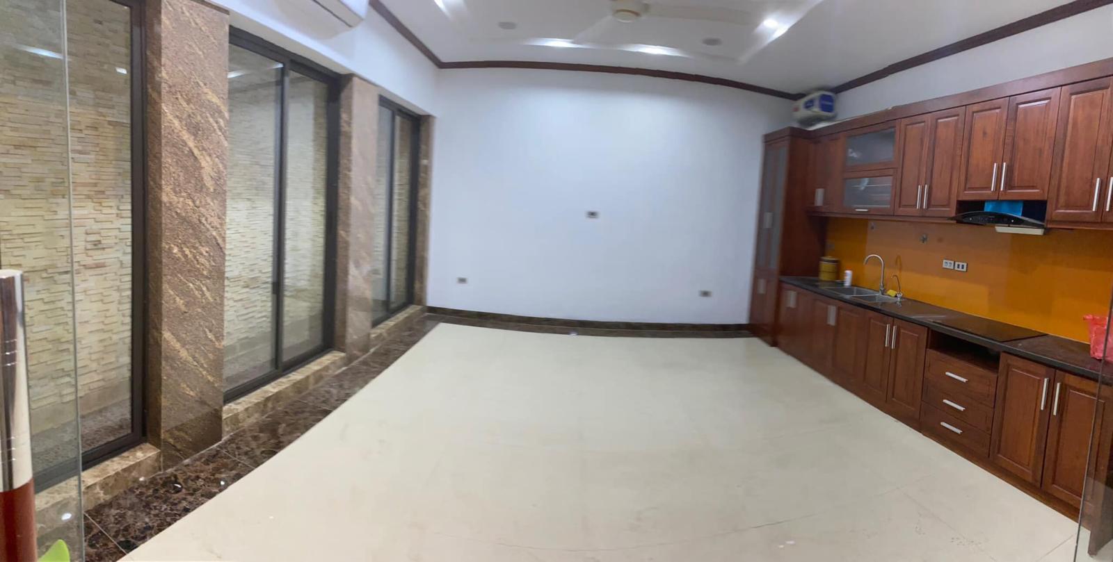 BÁN NHÀ PHƯỜNG CỐNG VỊ NGÕ THÔNG ,GẦN TRƯỜNG ,HỒ,CÔNG VIÊN 65M 5T 7.8TỶ 13678742