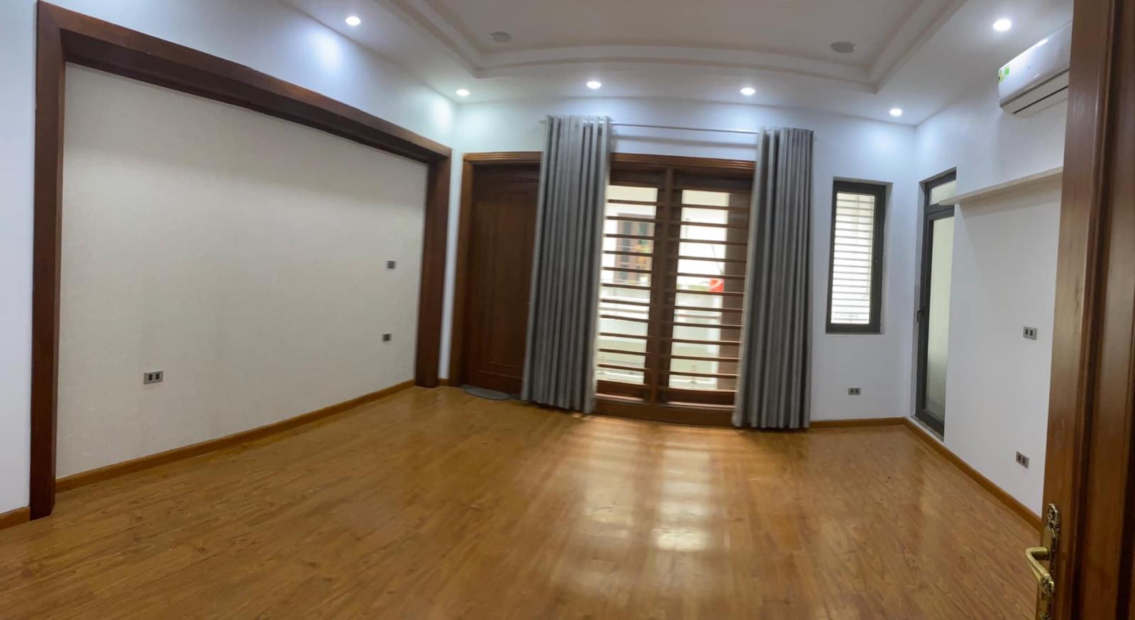 BÁN NHÀ ĐÀO TẤN NGÕ THÔNG ,GẦN TRƯỜNG ,HỒ,CÔNG VIÊN 63M 5T 7.8TỶ 13678750