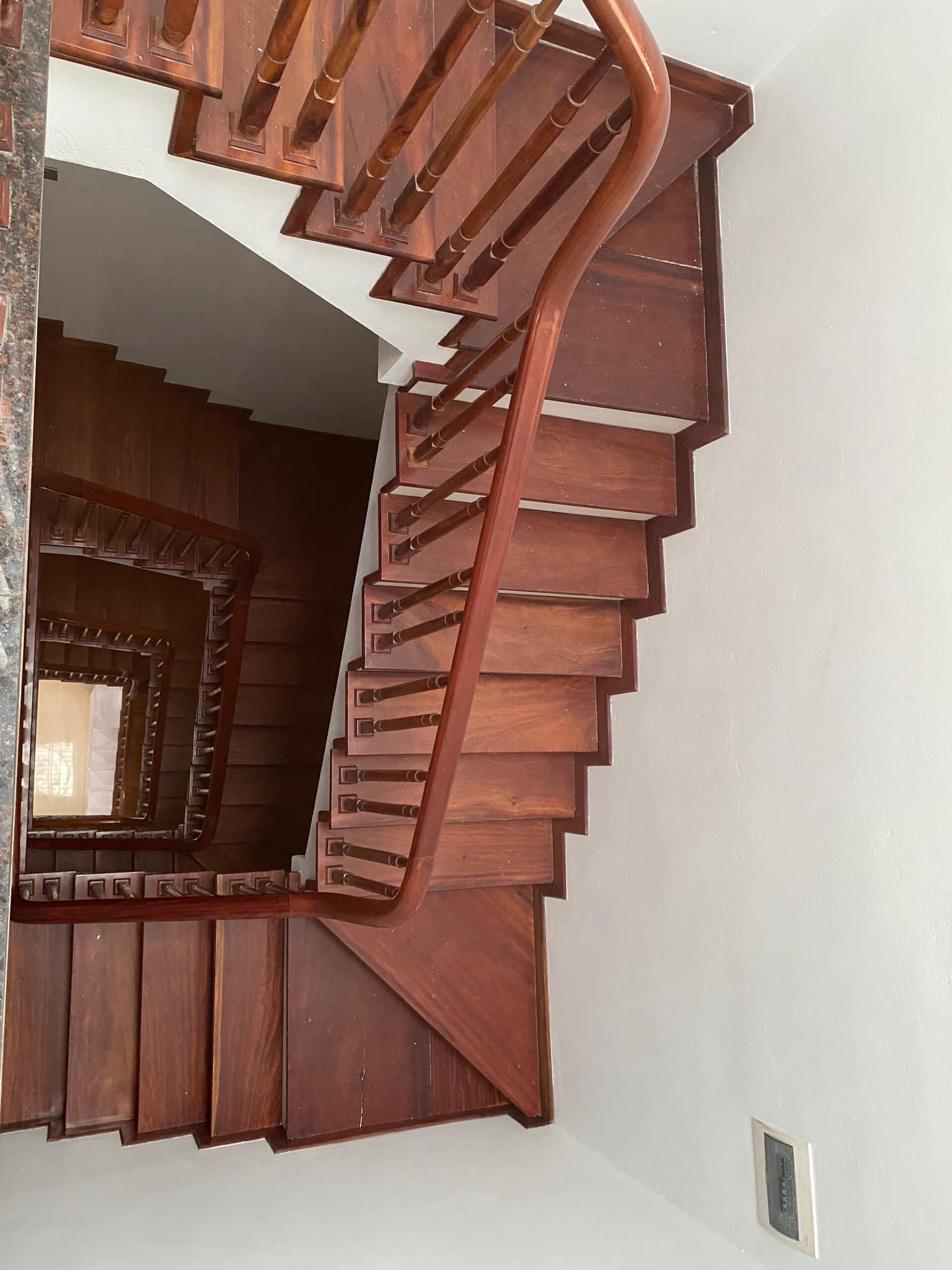 BÁN NHÀ ĐÀO TẤN NGÕ THÔNG ,GẦN TRƯỜNG ,HỒ,CÔNG VIÊN 63M 5T 7.8TỶ 13678750