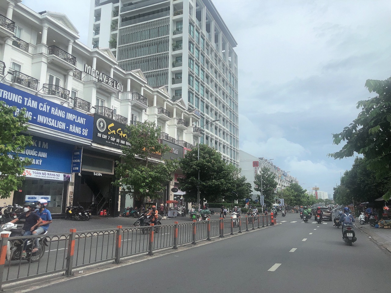 Nhà phố 4 tầng đẹp HXT Phan Văn Trị, 90m2, ngang 4.5m, gần chợ, chỉ 8.7 tỷ. 13679312