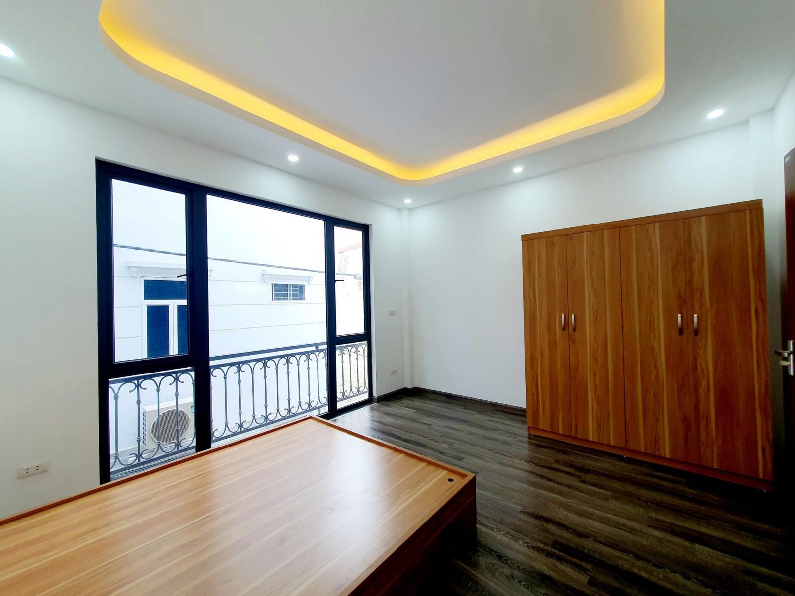 Bán nhà phố Nguyễn Chính, 30m2 x4 tầng, nhà mới xây, phân lô, 3 tỷ900 13679597