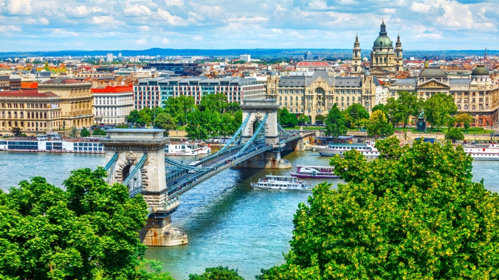 Hãy khám phá vẻ đẹp và tiềm năng tuyệt vời của Budapest, thủ đô Hungary! 13680621