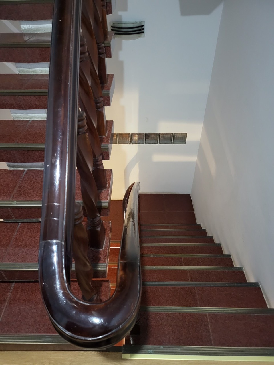 LÊ THÁNH TÔN QUẬN NHẤT -Chính chủ lâu đời - DT 450 M2 - 6 TẦNG - Hiệu suất thuê 720 /NĂM 13681728