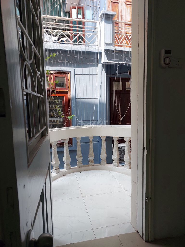 Chính chủ cần bán nhà 42,4 m2 x 3 tầng tại ngõ 203 Kim Ngưu 13682076