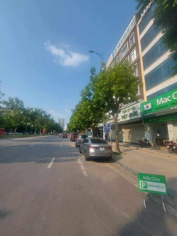 Bán nhà Nguyễn Văn Huyên, Cầu Giấy. 82m2; giá 15 tỷ. Phương 13682888