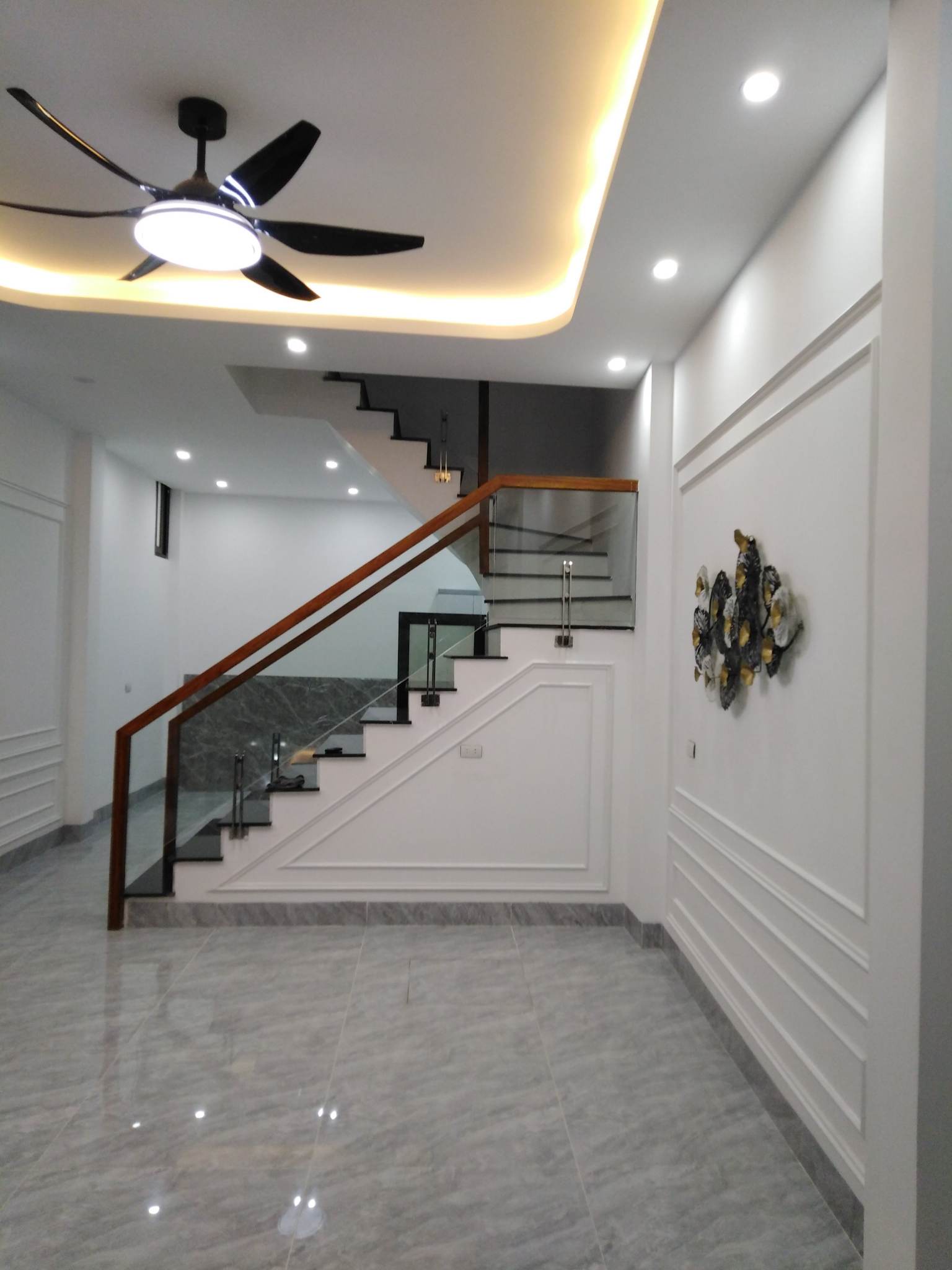 BÁN NHÀ   TÂN XUÂN-OTÔ ĐỖ CỬA - KINH DOANH -55M 5 TẦNG 6.5 TỶ 13686748