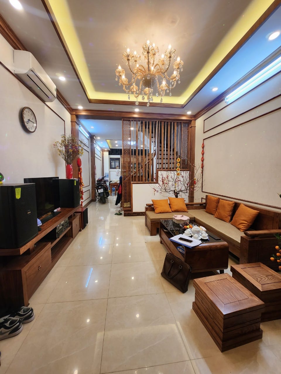 BÁN NHÀ   XUÂN ĐỈNH , GẦN OTÔ NGÕ THÔNG TẶNG NỘI THẤT 45 M MT 4.0M X 5 TẦNG 5.6 TỶ 13686796