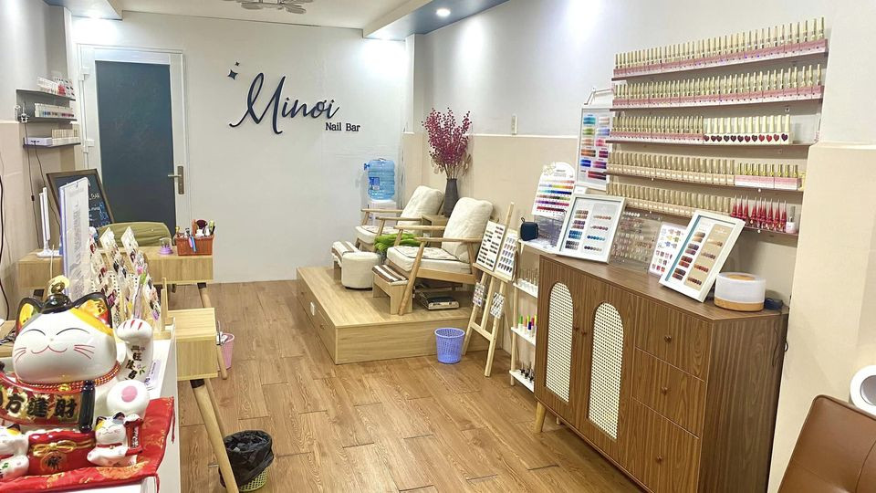 Cần sang nhượng tiệm Nail khu vực quận 10 đường Đào Duy Từ. Khu vực trường Đại Học đông đúc 13690123