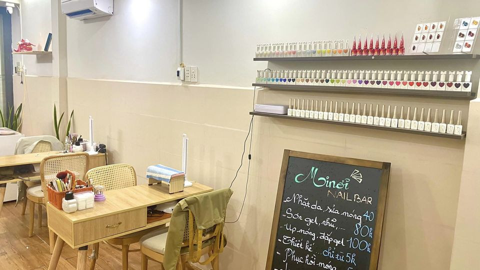 Cần sang nhượng tiệm Nail khu vực quận 10 đường Đào Duy Từ. Khu vực trường Đại Học đông đúc 13690123