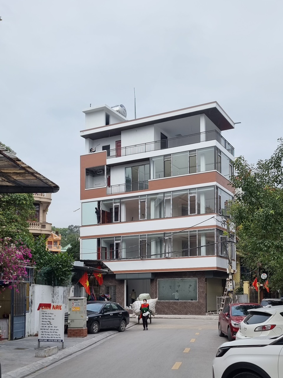 CHO THUÊ TẦNG 1 LÀM VĂN PHÒNG, BÁN CAFE, SIÊU THỊ THUẬN LỢI 13697071