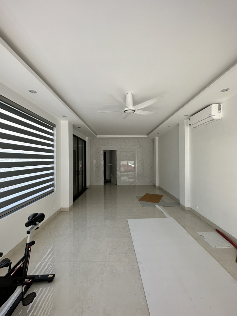 CHO THUÊ TẦNG 1 LÀM VĂN PHÒNG, BÁN CAFE, SIÊU THỊ THUẬN LỢI 13697071