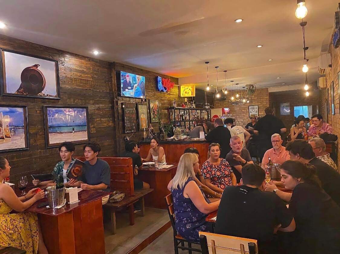 Sang nhượng Nhà Hàng Quán Bar Rộng Rãi Ngay Trung Tâm Thảo Điền, TP.HCM 13697084