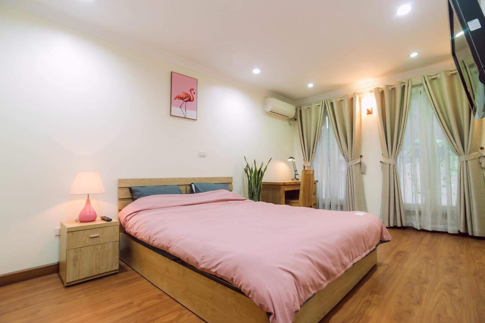 Bán Nhà quận Ba Đình, view hồ, 112m 7T, KD đỉnh, giá 58 tỷ. LH 034.915.7982. 13700015