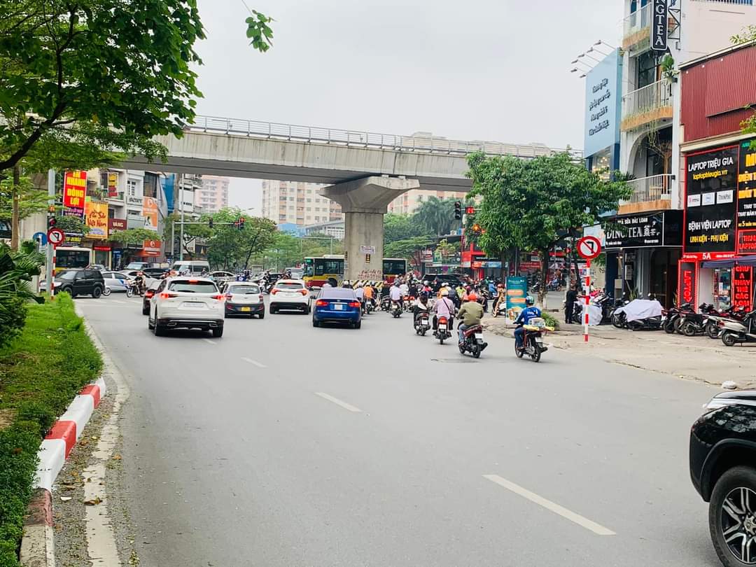 siêu VIP ! mặt phố trần thái tông 295m MT 12.8m vỉ hè đá bóng KD đỉnh. 13700486