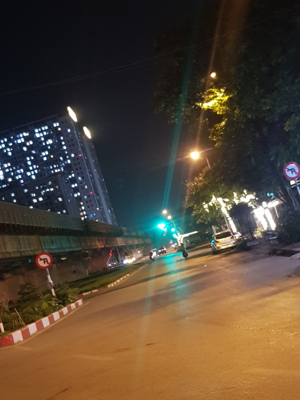 BÁN NHÀ MẶT PHỐ TÂN XUÂN-LÔ GÓC - VỈA HÈ -  KINH DOANH– 85M 4 TẦNG 8.5TỶ 13703129