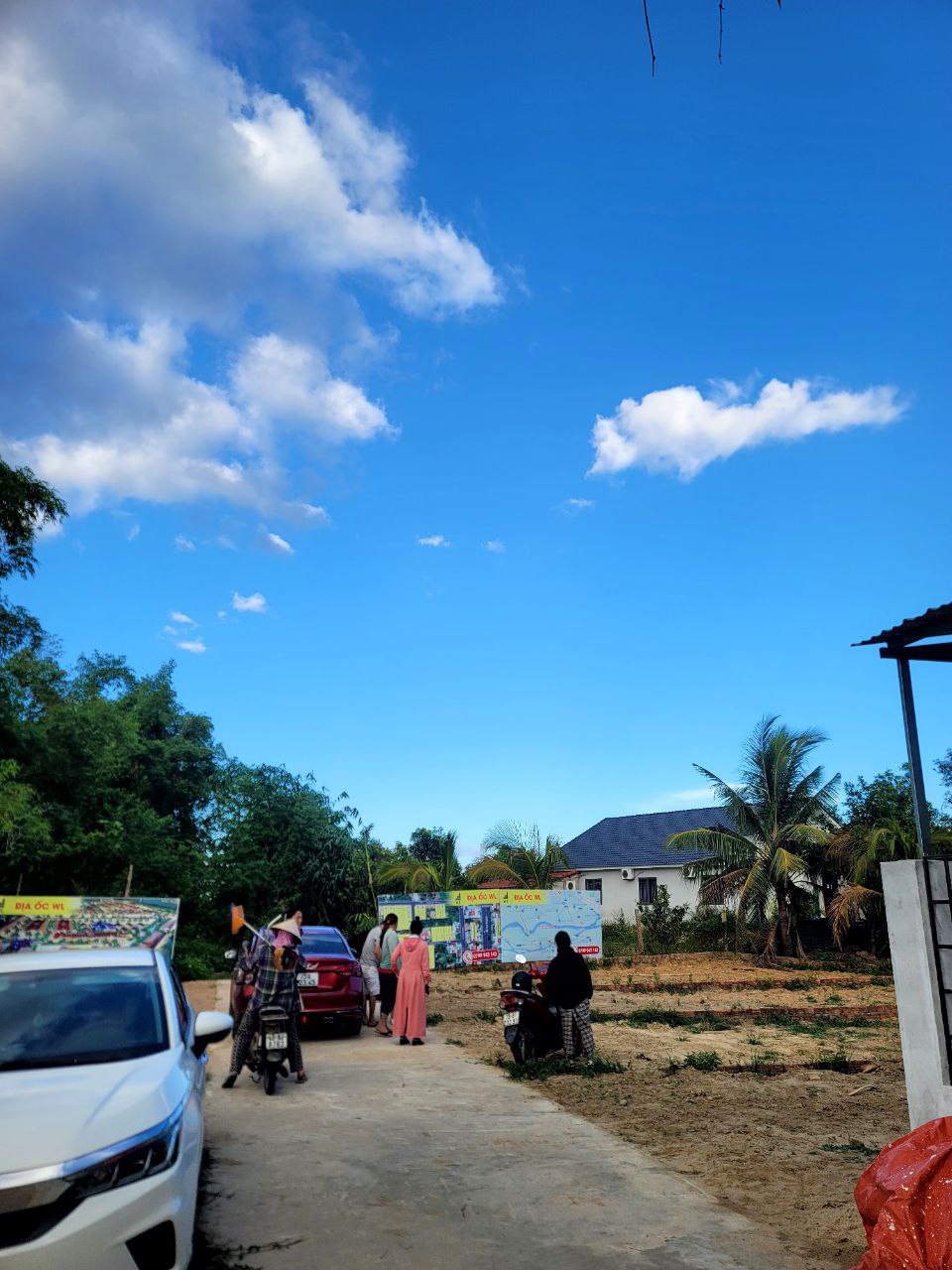 -   Chỉ với 610tr đồng quý khách có thể sở hữu lô đất 100m2 ngay trung tâm điện tiến,sát chợ lệ  13704112