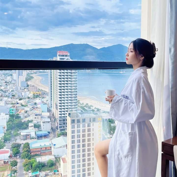 Bán Khách sạn 9 tầng mặt tiền đường Hồ Nghinh, đẹp nhất biển Mỹ Khê Sơn Trà 13706486