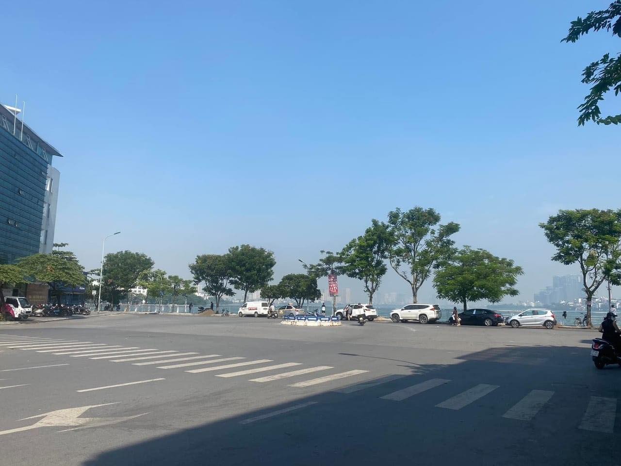 bán nhà C4 Văn Cao-Ba Đình 176m, mặt tiền 9.5m, ôtô tránh 13712452