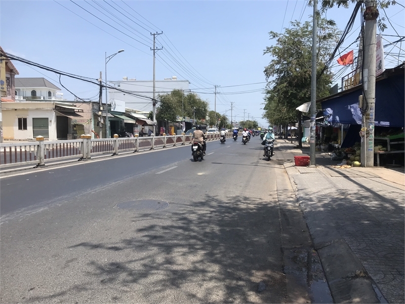 Cho thuê mặt bằng cạnh chợ P11 đường 30/4 VT nhà đẹp 13713342