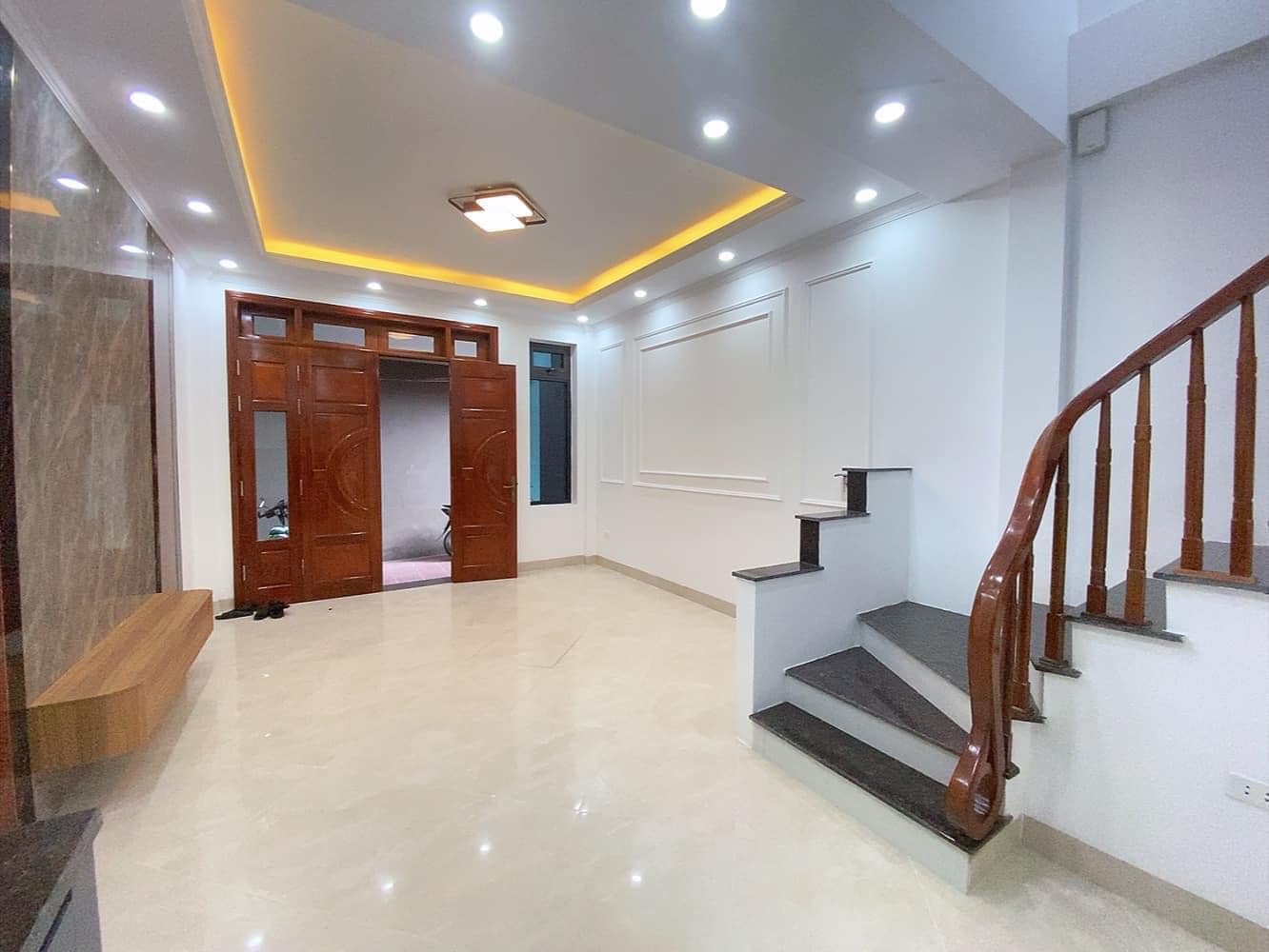 bán nhà vài  bước ra đường ô tô kinh doanh Lê Lợi - hà  đông 30m, 5 tầng, full đồ chỉ 4,98 tỷ 0962780005

 13716338